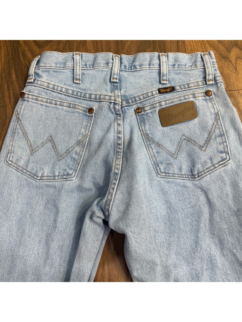 Wrangler Jeans Men’s 28x34 Light Wash Blue Straight Leg 100% Cotton
